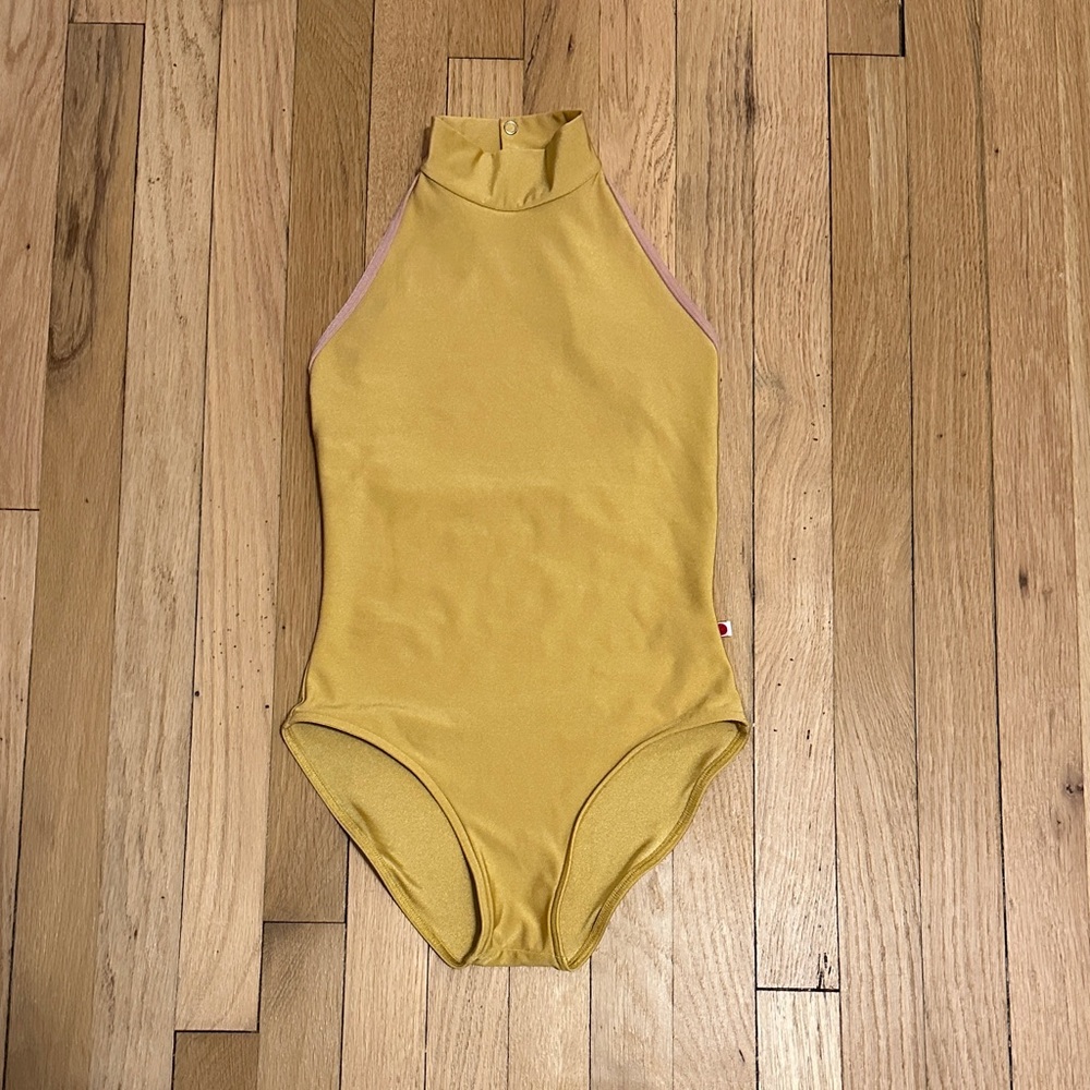 Yumiko Noe leotard